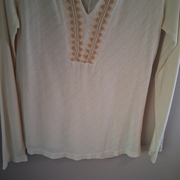 Aventura Cream Long Sleeve Embroidered Organic Cotton Blend Tee - Picture 4 of 12